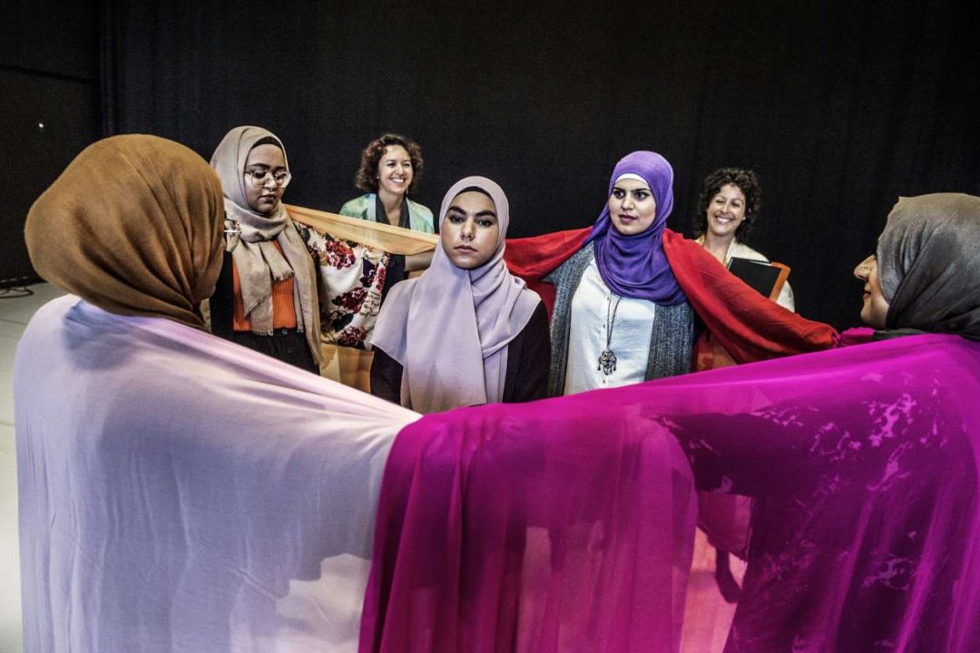 Ur Svenska Hijabis (regi: America Vera-Zavala (foto: Lars Pehrson)
